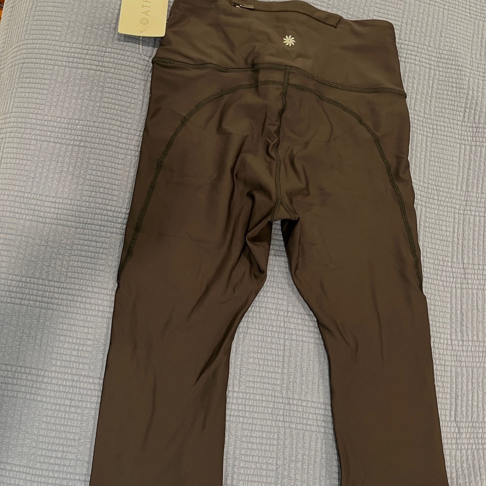 Athleta Black Pacesetter Crop Leggings